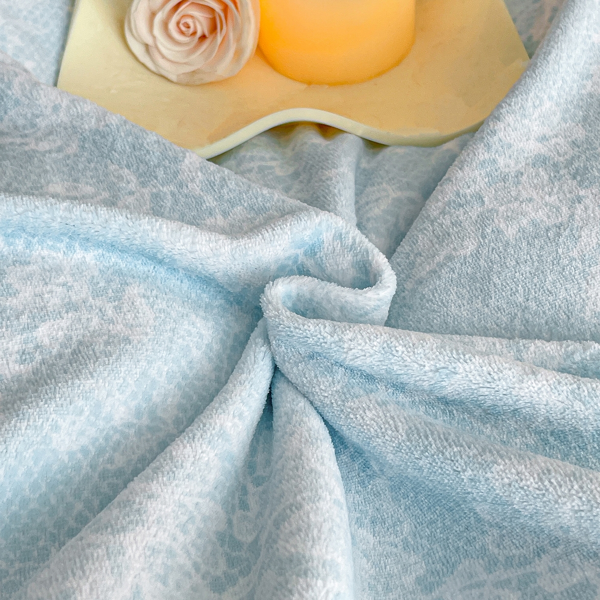 91家纺网 家纺一手货源 找家纺 新方向 2025新款高克重240克A类全消光数码印花牛奶绒四件套-恋语 恋语-星月蓝