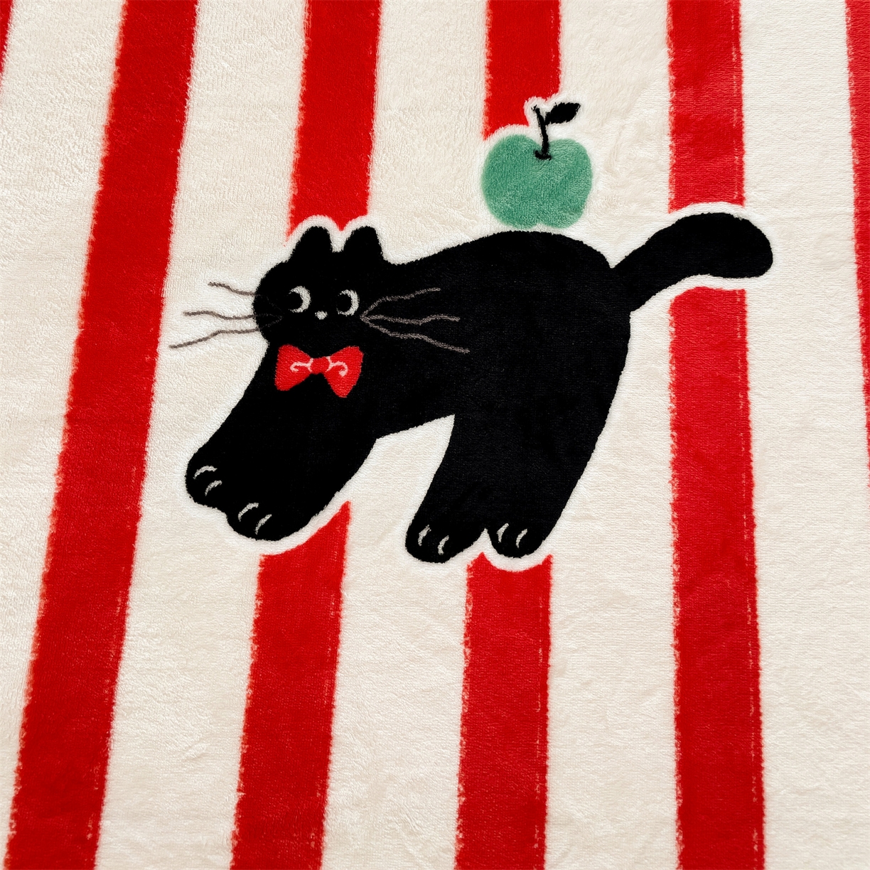 91家纺网 家纺一手货源 找家纺 名兮家居 2025新款高克重牛奶绒印花枕套枕套单件 猫咪乐园