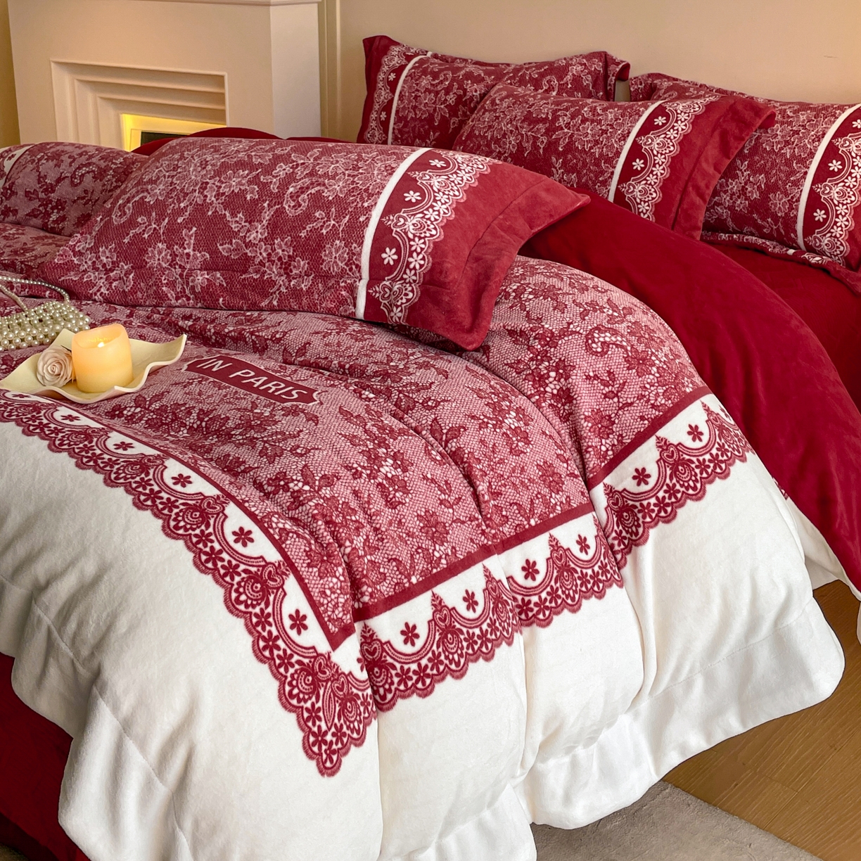 91家纺网 家纺一手货源 找家纺 新方向 2025新款高克重240克A类全消光数码印花牛奶绒四件套-恋语 恋语-洋酒红