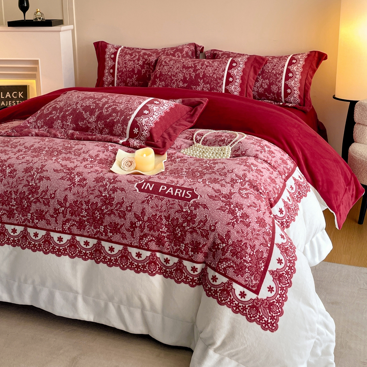 91家纺网 家纺一手货源 找家纺 新方向 2025新款高克重240克A类全消光数码印花牛奶绒四件套-恋语 恋语-洋酒红