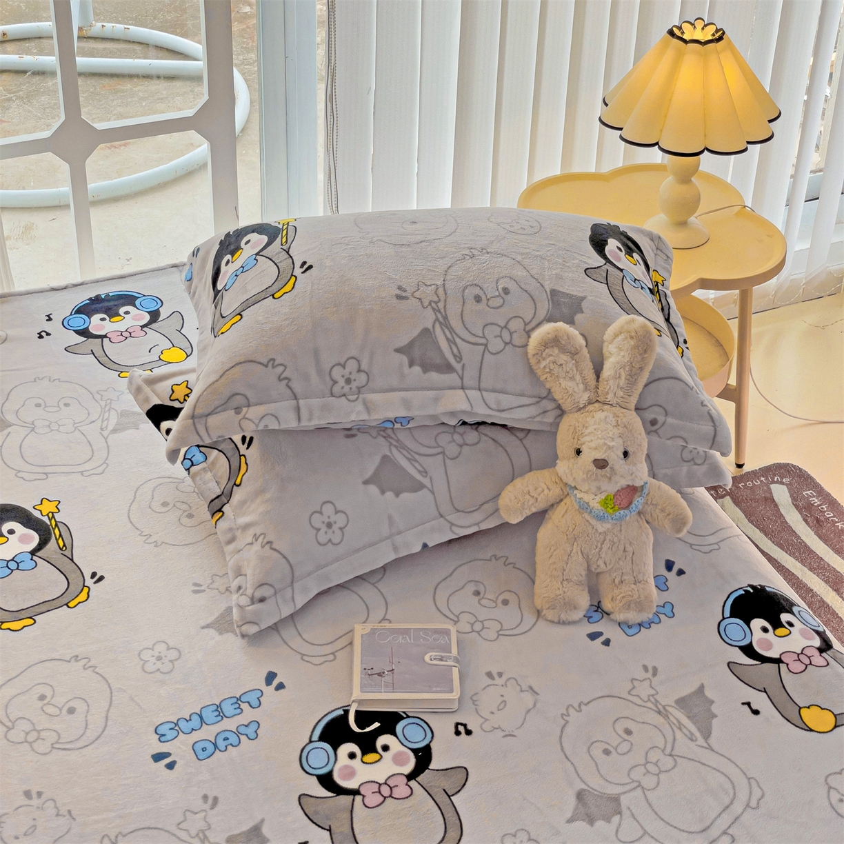 91家纺网 家纺一手货源 找家纺 名兮家居 2025新款高克重牛奶绒印花枕套枕套单件 企鹅宝宝