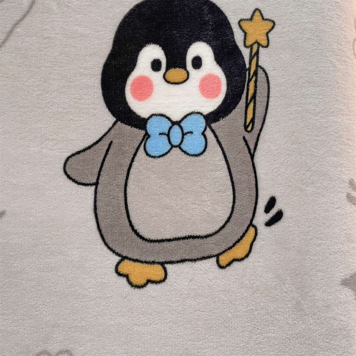 91家纺网 家纺一手货源 找家纺 名兮家居 2025新款高克重牛奶绒印花枕套枕套单件 企鹅宝宝