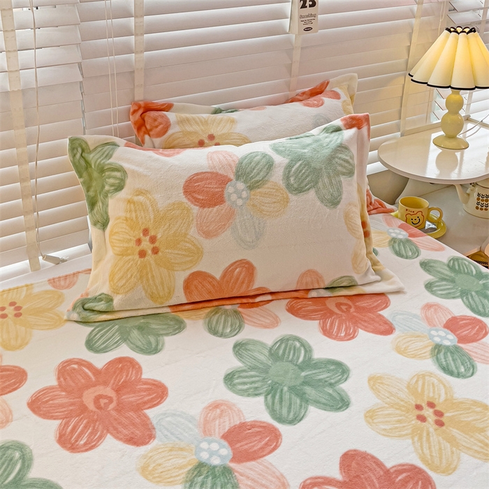 91家纺网 家纺一手货源 找家纺 名兮家居 2025新款高克重牛奶绒印花枕套枕套单件 倾城