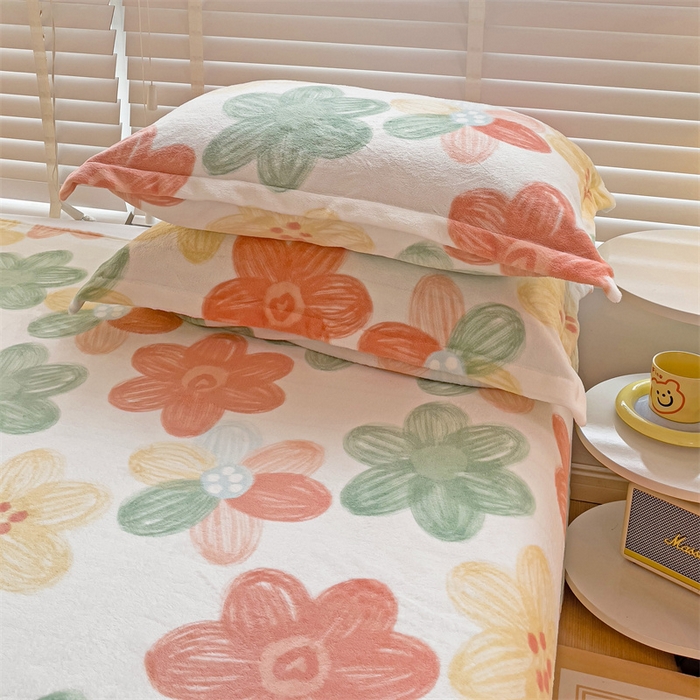 91家纺网 家纺一手货源 找家纺 名兮家居 2025新款高克重牛奶绒印花枕套枕套单件 倾城