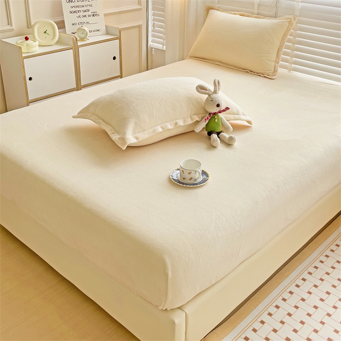 91家纺网 家纺一手货源 找家纺 名兮家居 2025新款高克重牛奶绒印花枕套枕套单件 素色米白