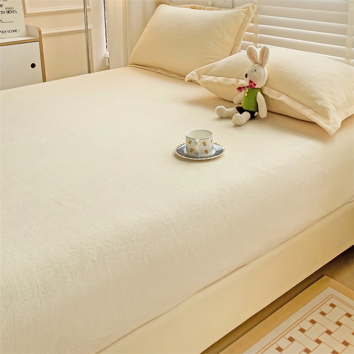 91家纺网 家纺一手货源 找家纺 名兮家居 2025新款高克重牛奶绒印花枕套枕套单件 素色米白