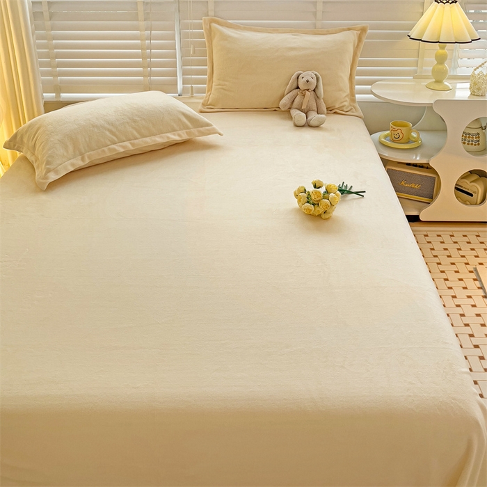 91家纺网 家纺一手货源 找家纺 名兮家居 2025新款高克重牛奶绒印花枕套枕套单件 素色米白