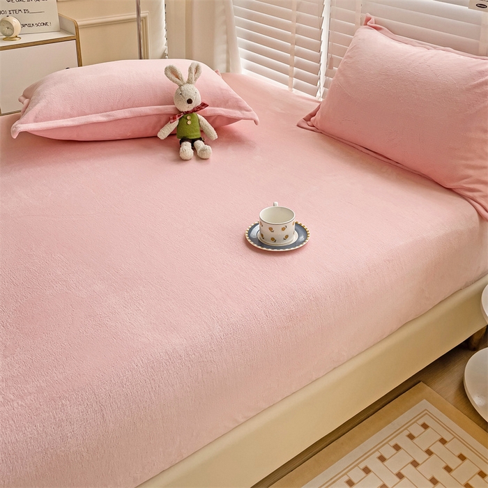 91家纺网 家纺一手货源 找家纺 名兮家居 2025新款高克重牛奶绒印花枕套枕套单件 素色浅粉