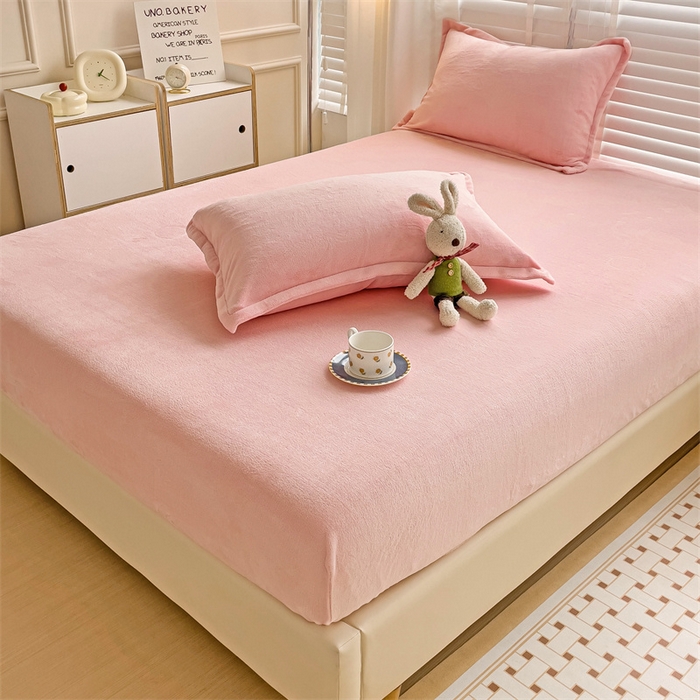 91家纺网 家纺一手货源 找家纺 名兮家居 2025新款高克重牛奶绒印花枕套枕套单件 素色浅粉