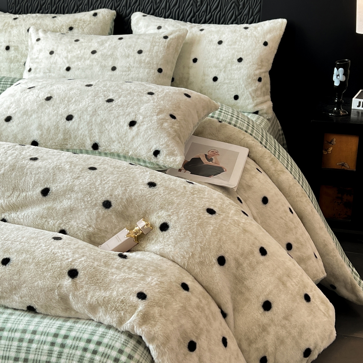 91家纺网 家纺一手货源 找家纺 二八年华 2025新款加厚兔绒四件套 绿色