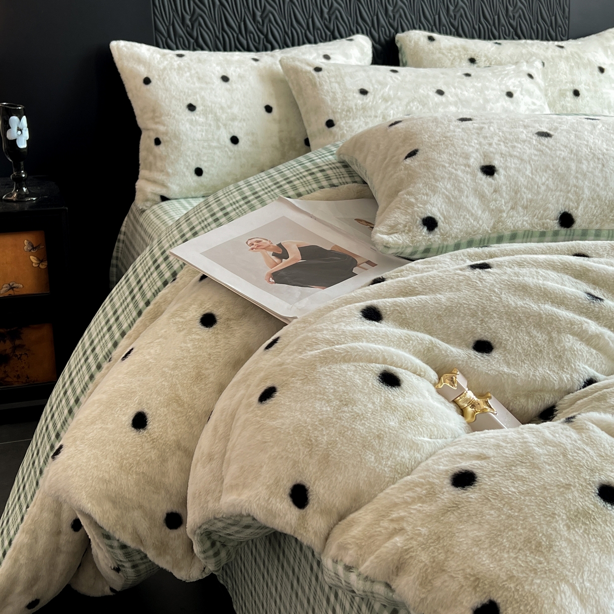 91家纺网 家纺一手货源 找家纺 二八年华 2025新款加厚兔绒四件套 绿色