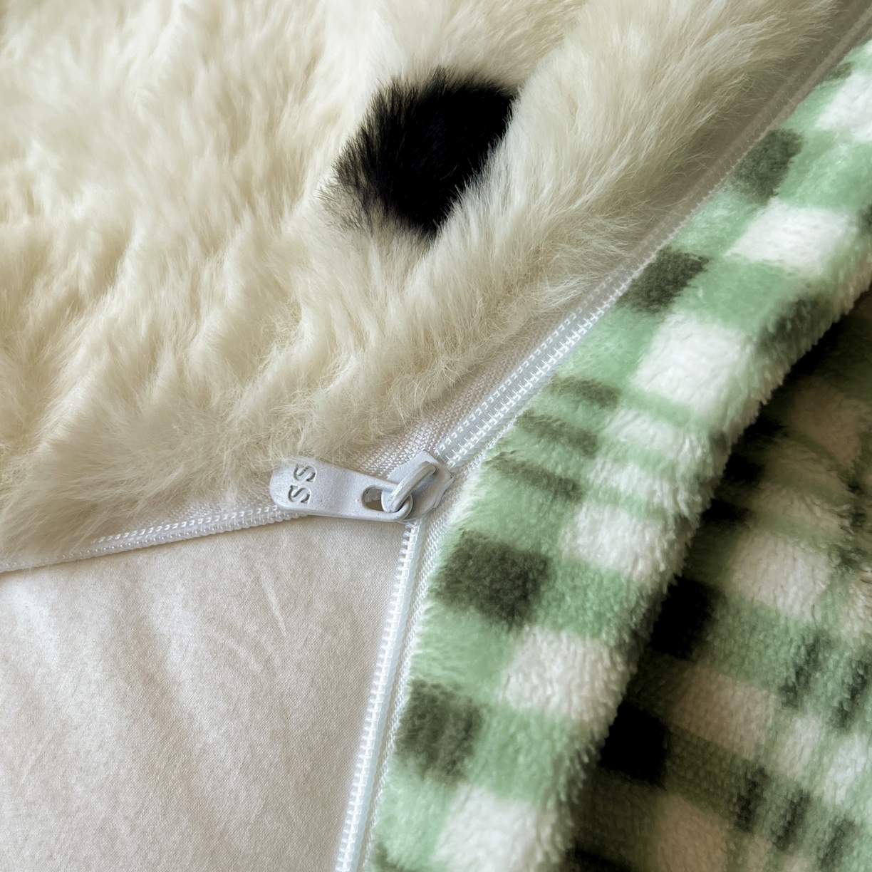 91家纺网 家纺一手货源 找家纺 二八年华 2025新款加厚兔绒四件套 绿色