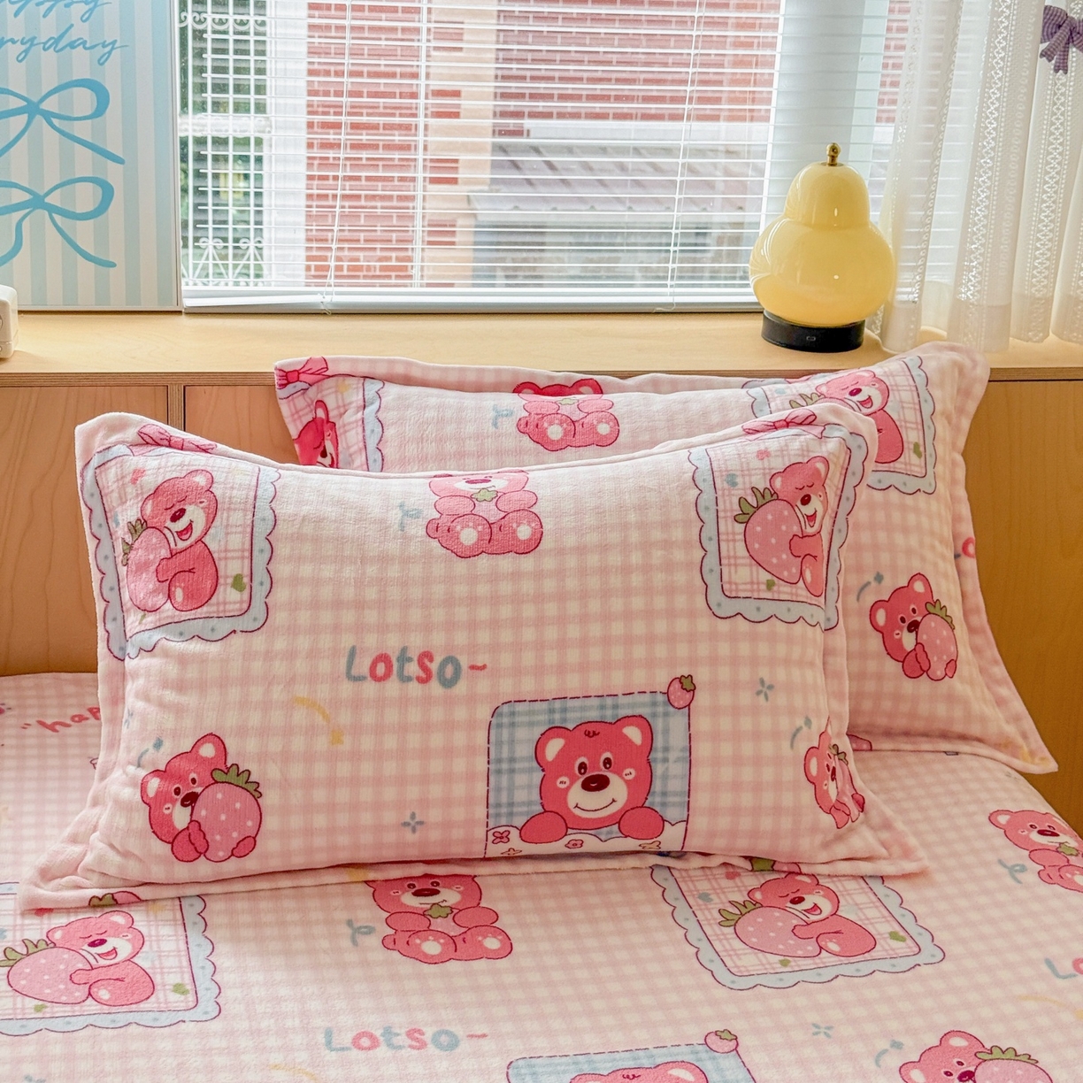 名兮家居 2025新款高克重牛奶绒印花枕套枕套单件 甜蜜熊仔