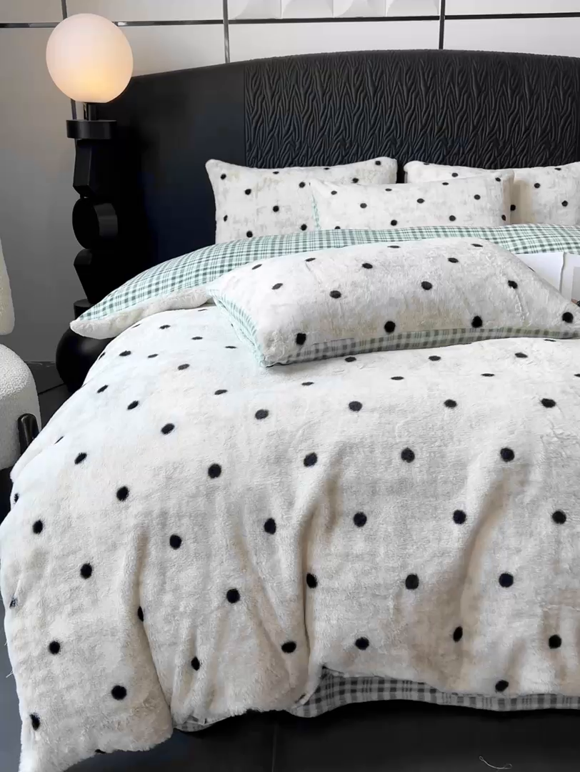 91家纺网 家纺一手货源 找家纺 二八年华 2025新款加厚兔绒四件套 绿色