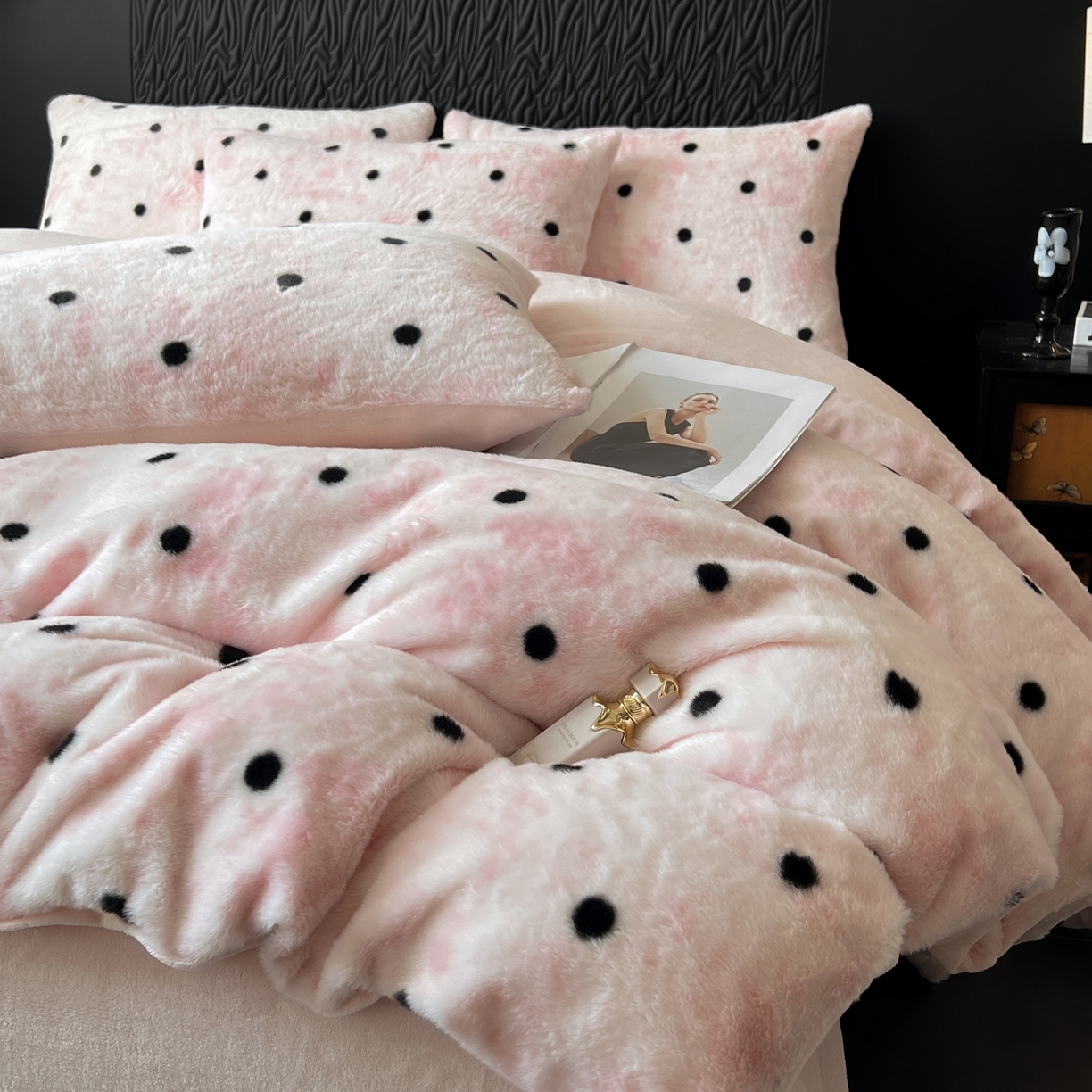 91家纺网 家纺一手货源 找家纺 二八年华 2025新款加厚兔绒四件套 粉色