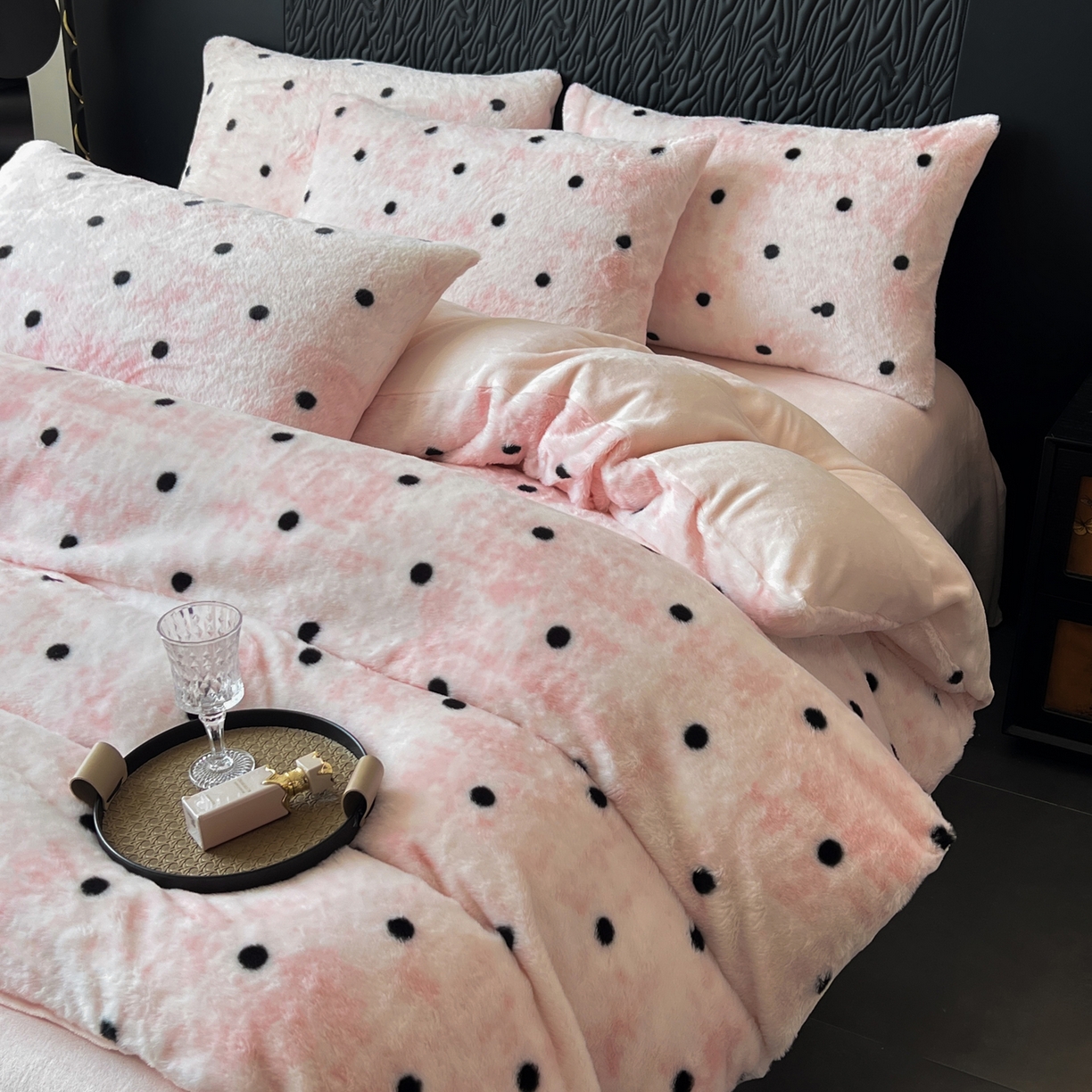 91家纺网 家纺一手货源 找家纺 二八年华 2025新款加厚兔绒四件套 粉色