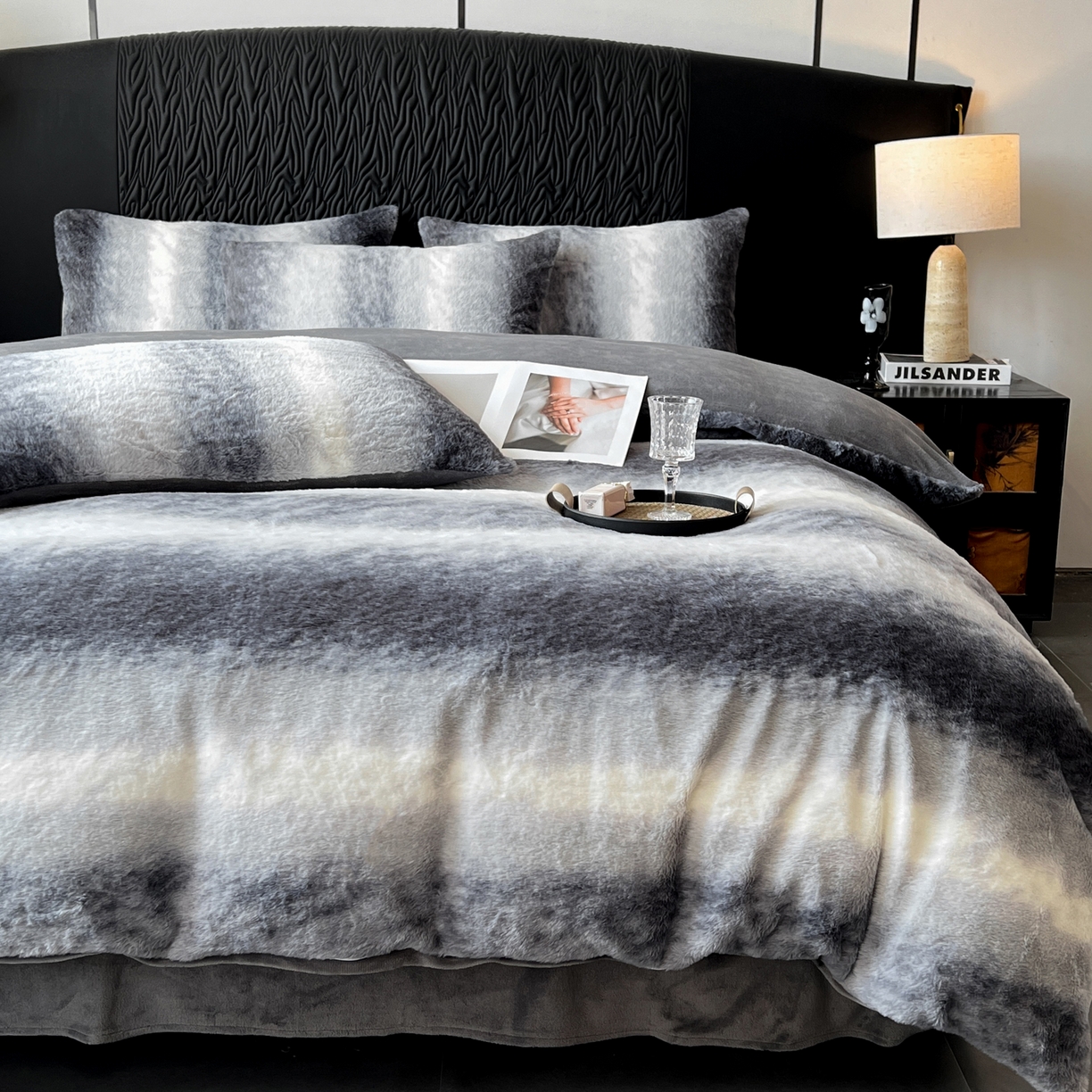 91家纺网 家纺一手货源 找家纺 二八年华 2025新款加厚兔绒四件套 灰色