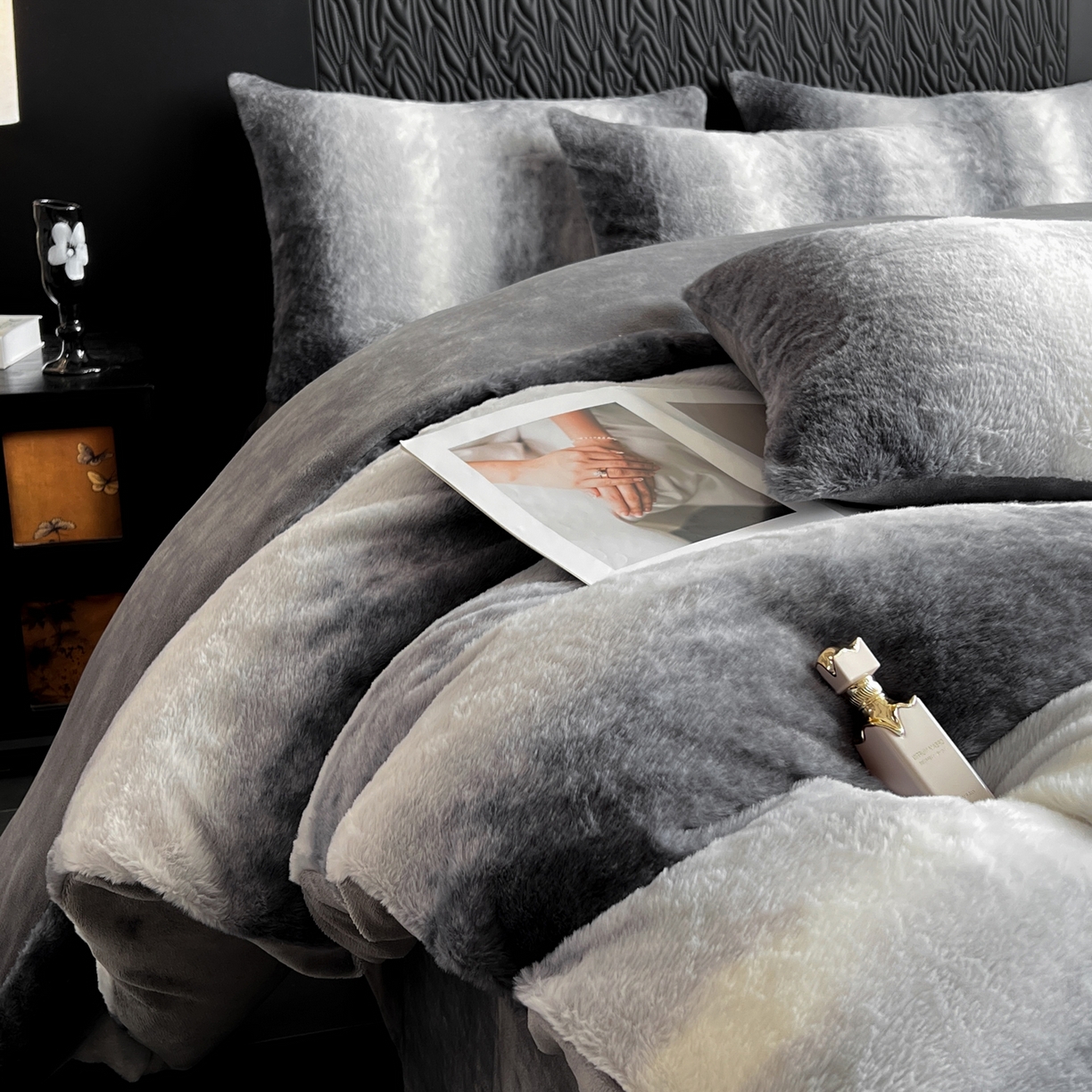 91家纺网 家纺一手货源 找家纺 二八年华 2025新款加厚兔绒四件套 灰色