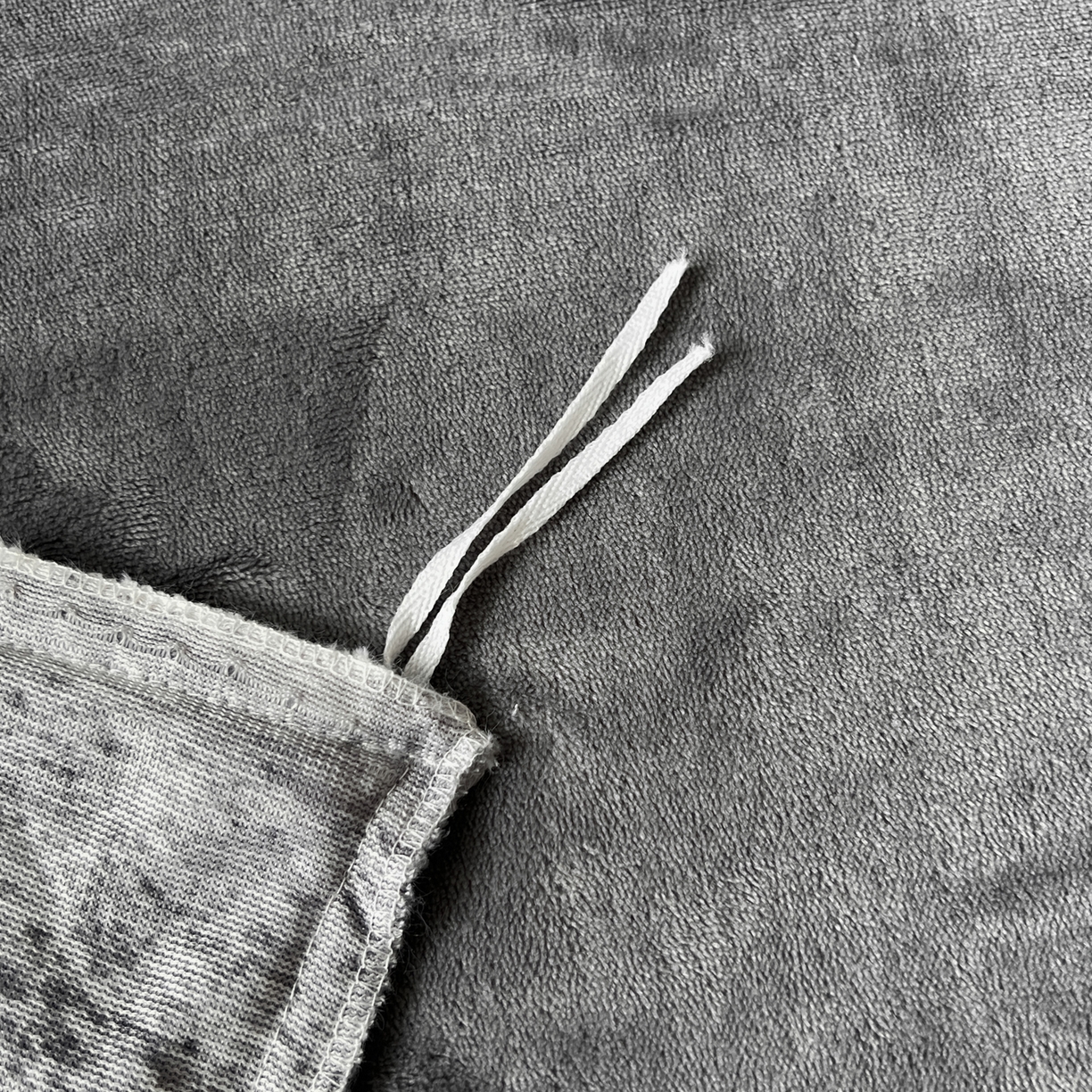 91家纺网 家纺一手货源 找家纺 二八年华 2025新款加厚兔绒四件套 灰色