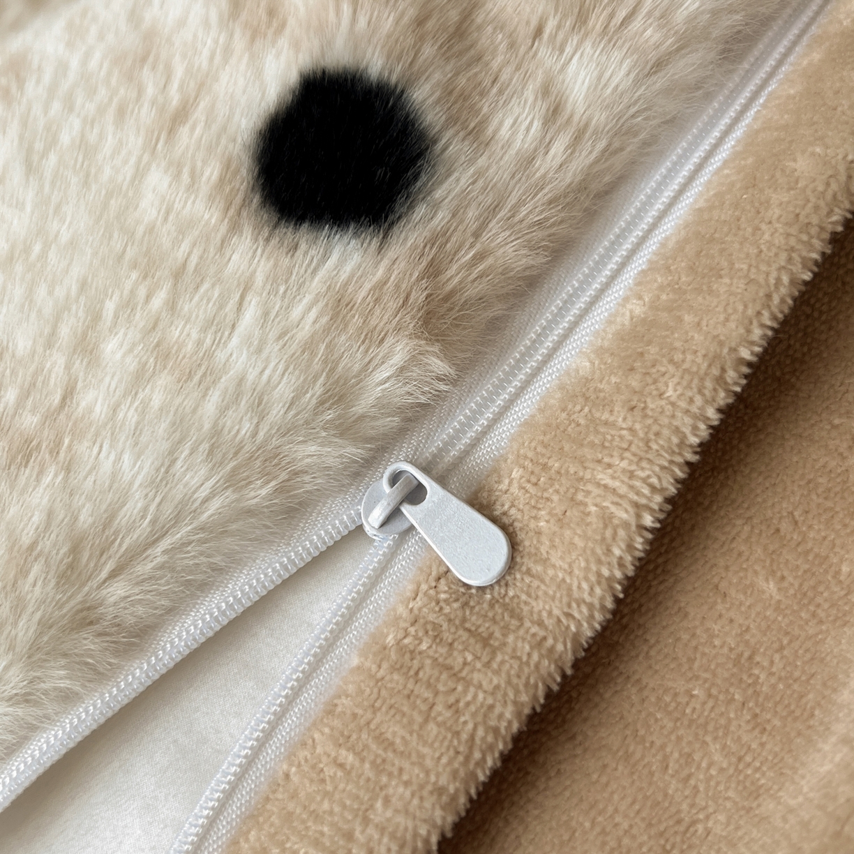 91家纺网 家纺一手货源 找家纺 二八年华 2025新款加厚兔绒四件套 驼色