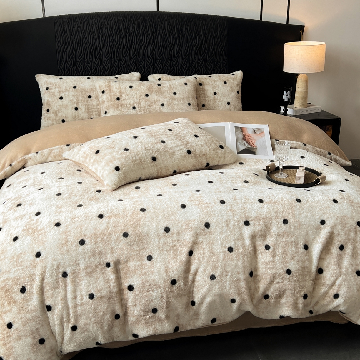 91家纺网 家纺一手货源 找家纺 二八年华 2025新款加厚兔绒四件套 驼色