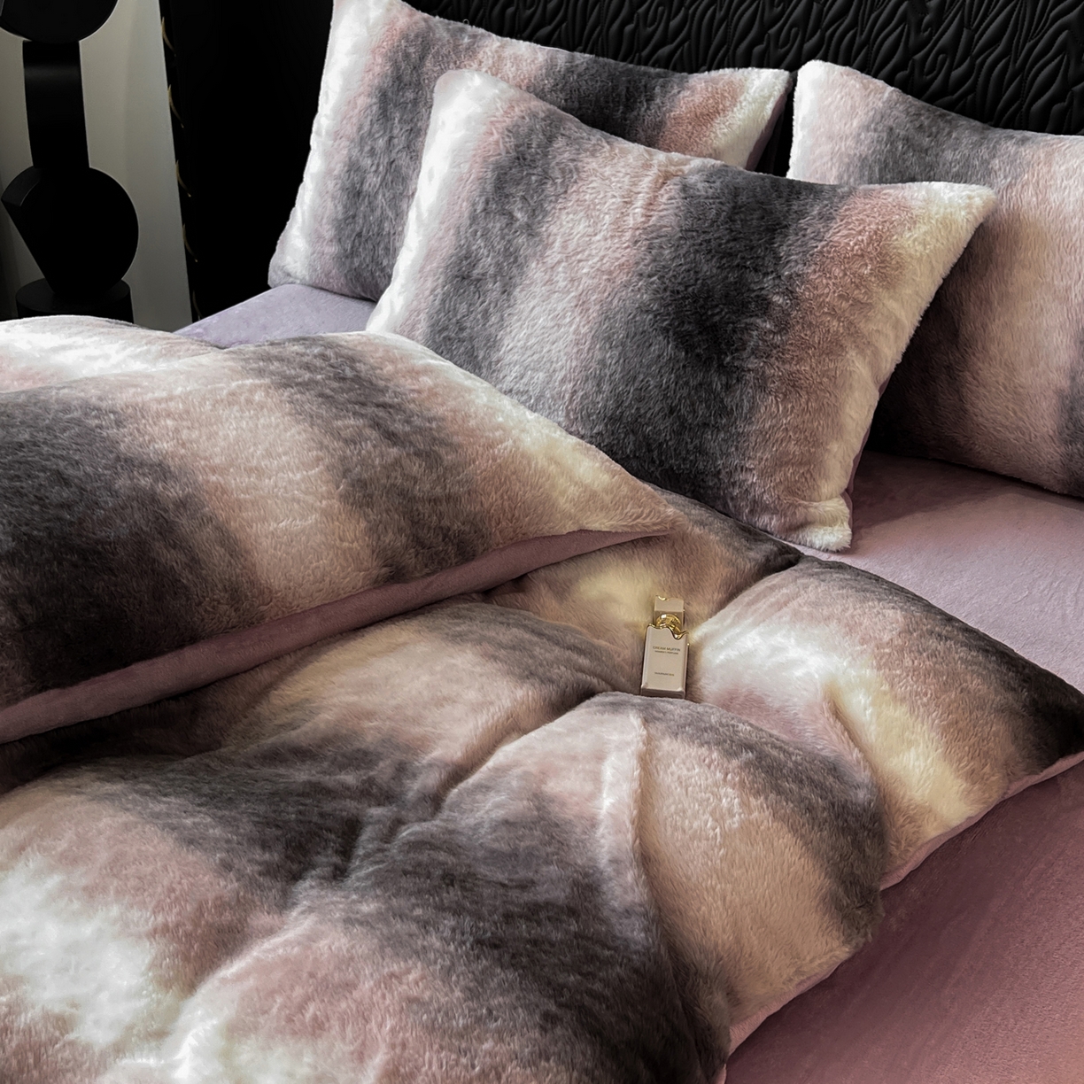 91家纺网 家纺一手货源 找家纺 二八年华 2025新款加厚兔绒四件套 紫色