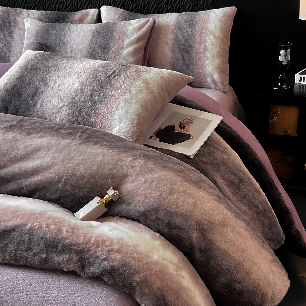 91家纺网 家纺一手货源 找家纺 二八年华 2025新款加厚兔绒四件套 紫色