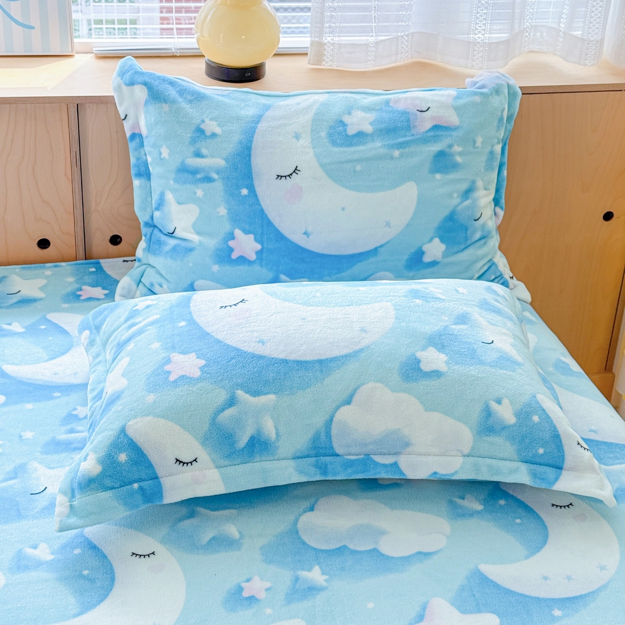 91家纺网 家纺一手货源 找家纺 名兮家居 2025新款高克重牛奶绒印花枕套枕套单件 星月传奇