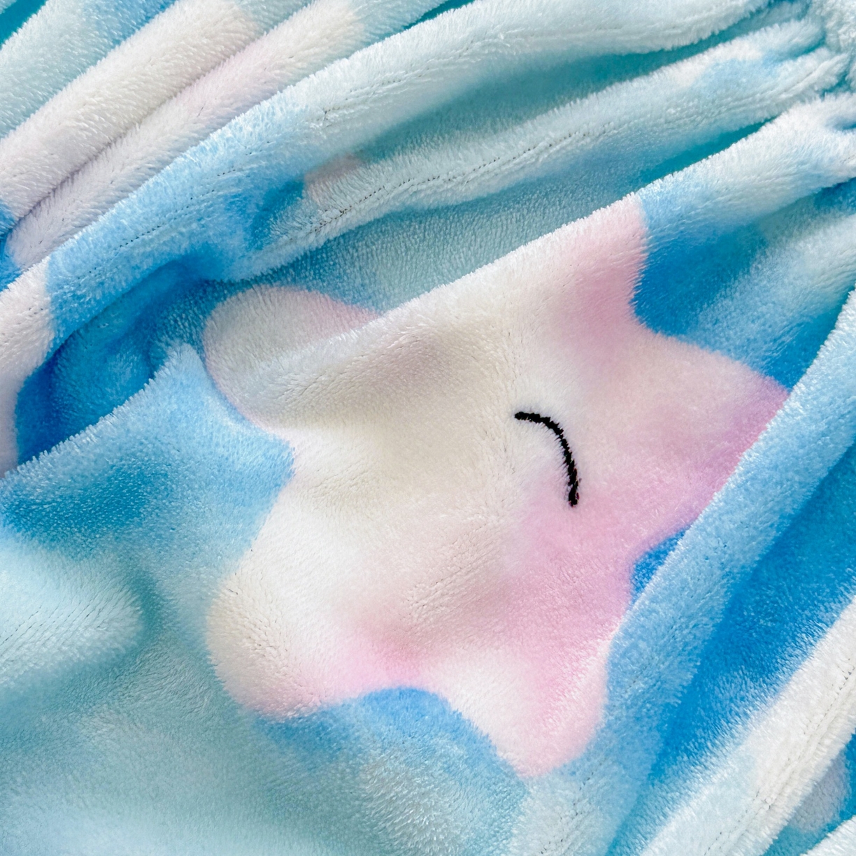 91家纺网 家纺一手货源 找家纺 名兮家居 2025新款高克重牛奶绒印花枕套枕套单件 星月传奇