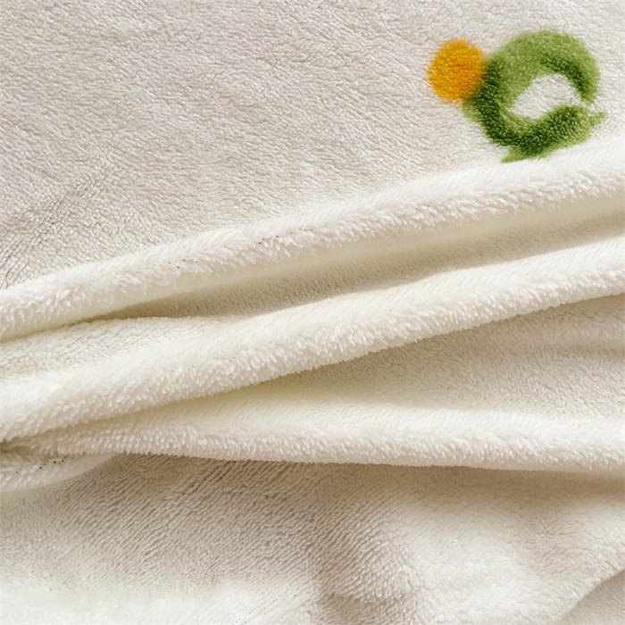 91家纺网 家纺一手货源 找家纺 名兮家居 2025新款高克重牛奶绒印花枕套枕套单件 字母熊猫