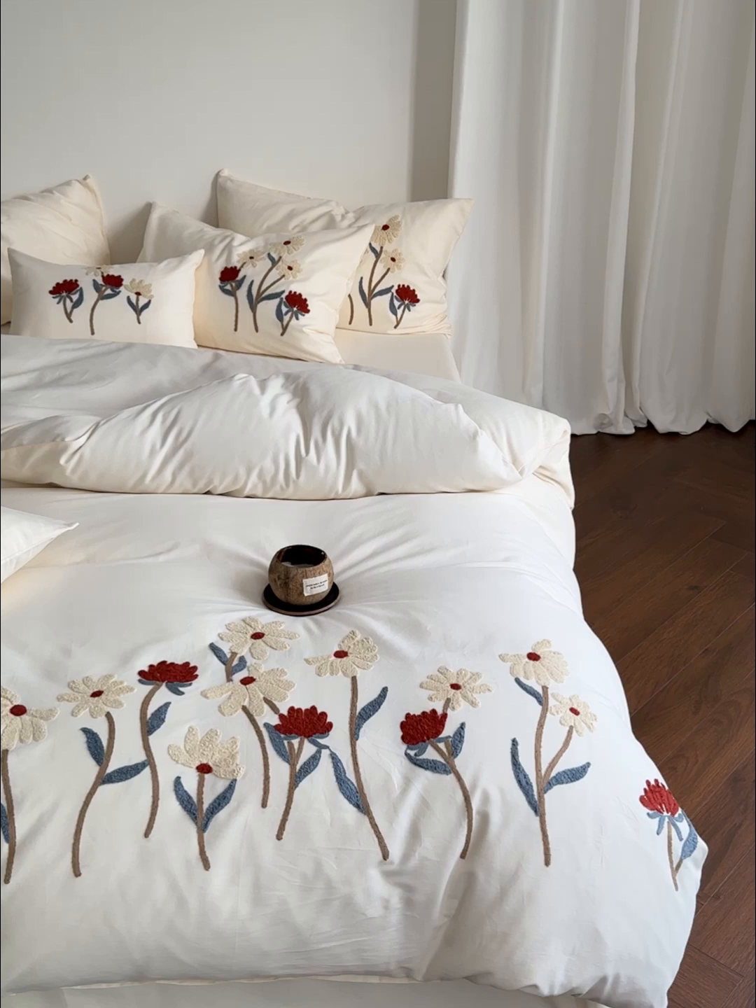 91家纺网 家纺一手货源 找家纺 （总）简纯主义 2025新款全棉纯棉磨毛毛巾绣四件套-塞纳花予