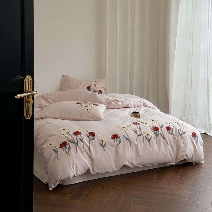 91家纺网 家纺一手货源 找家纺 简纯主义 2025新款全棉纯棉磨毛毛巾绣四件套-塞纳花予 塞纳花予粉