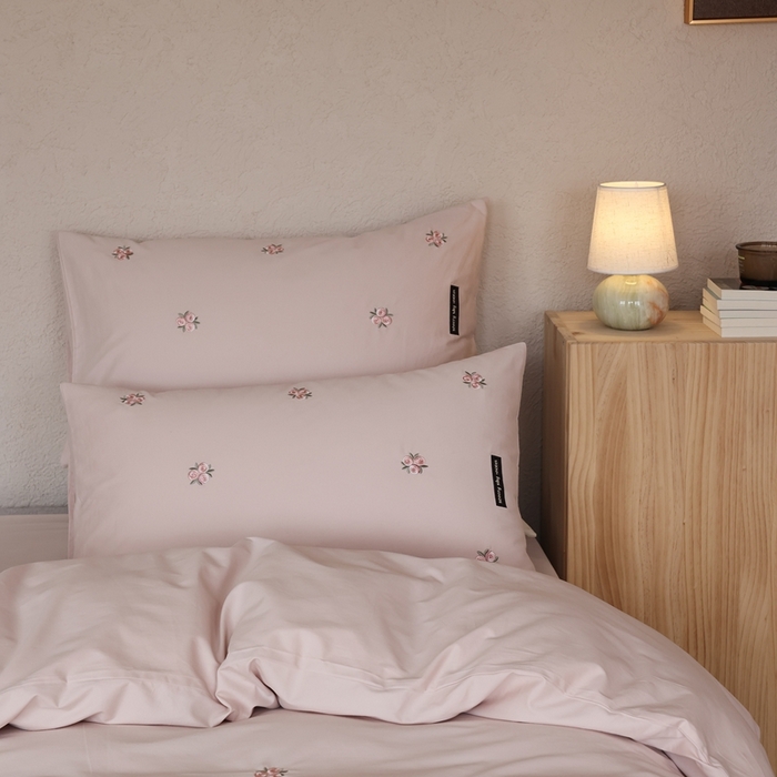 91家纺网 家纺一手货源 找家纺 初拾 2025新款100s全棉纯棉磨毛四件套—玫瑰少女 玫瑰少女-樱花粉