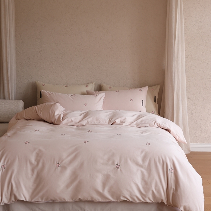 91家纺网 家纺一手货源 找家纺 初拾 2025新款100s全棉纯棉磨毛四件套—玫瑰少女 玫瑰少女-樱花粉