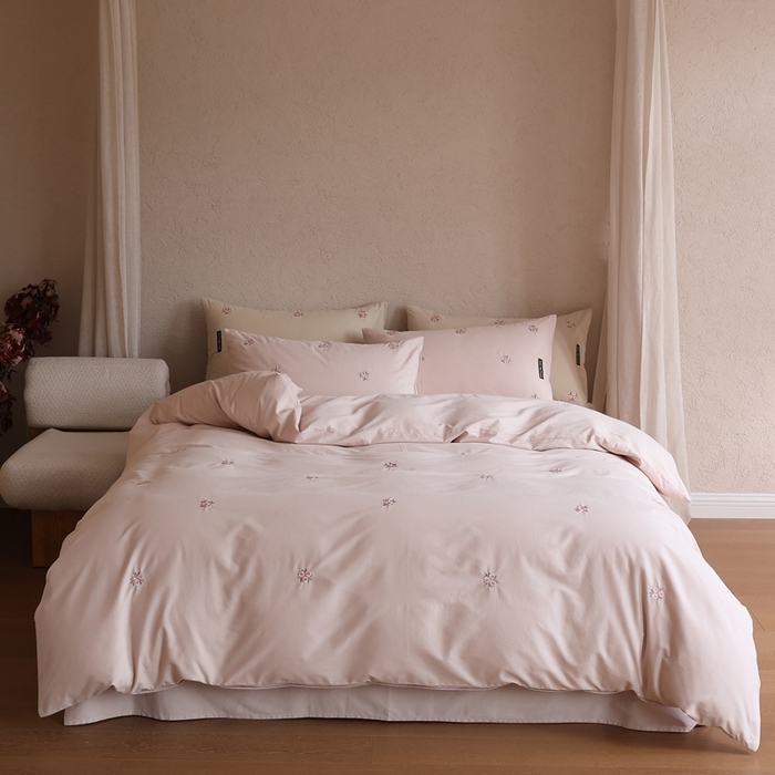 91家纺网 家纺一手货源 找家纺 初拾 2025新款100s全棉纯棉磨毛四件套—玫瑰少女 玫瑰少女-樱花粉