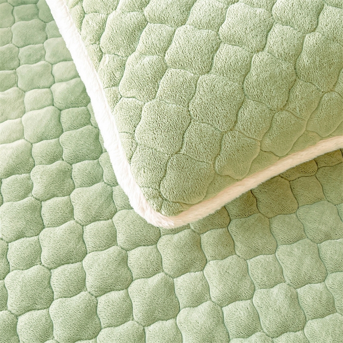 91家纺网 家纺一手货源 找家纺 喜居-2025新款纯色牛奶绒床褥垫床垫 果绿