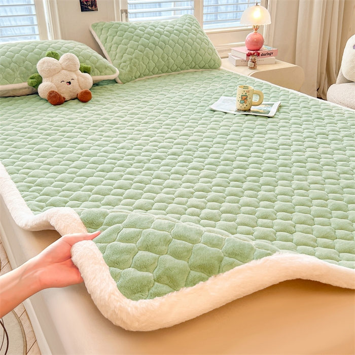91家纺网 家纺一手货源 找家纺 喜居-2025新款纯色牛奶绒床褥垫床垫 果绿