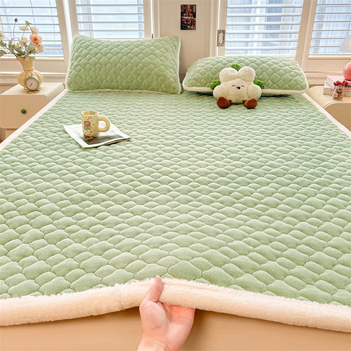 喜居-2025新款纯色牛奶绒床褥垫床垫 果绿