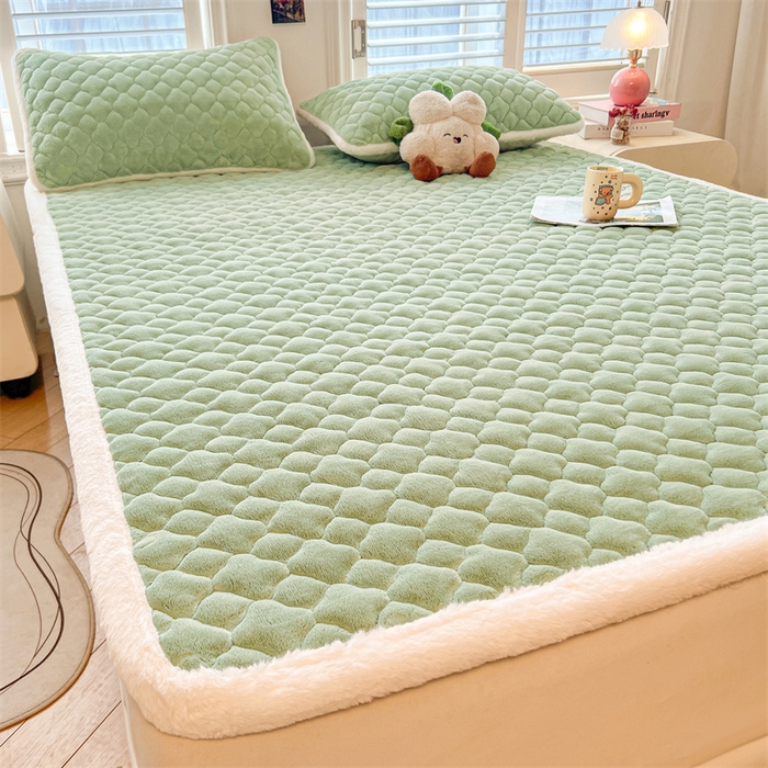 91家纺网 家纺一手货源 找家纺 喜居-2025新款纯色牛奶绒床褥垫床垫 果绿