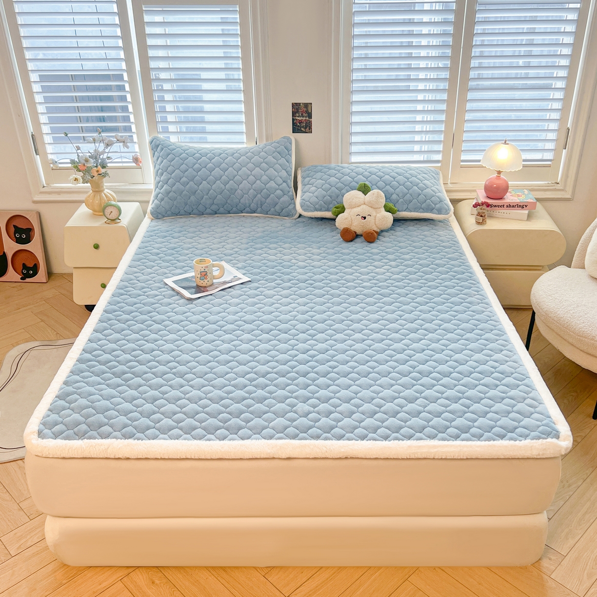 91家纺网 家纺一手货源 找家纺 喜居-2025新款纯色牛奶绒床褥垫床垫 海盐蓝