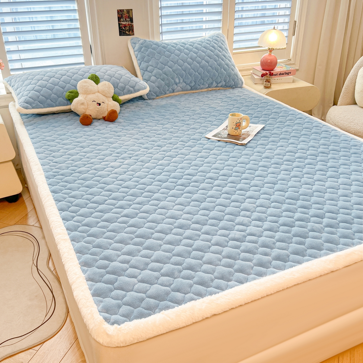 91家纺网 家纺一手货源 找家纺 喜居-2025新款纯色牛奶绒床褥垫床垫 海盐蓝