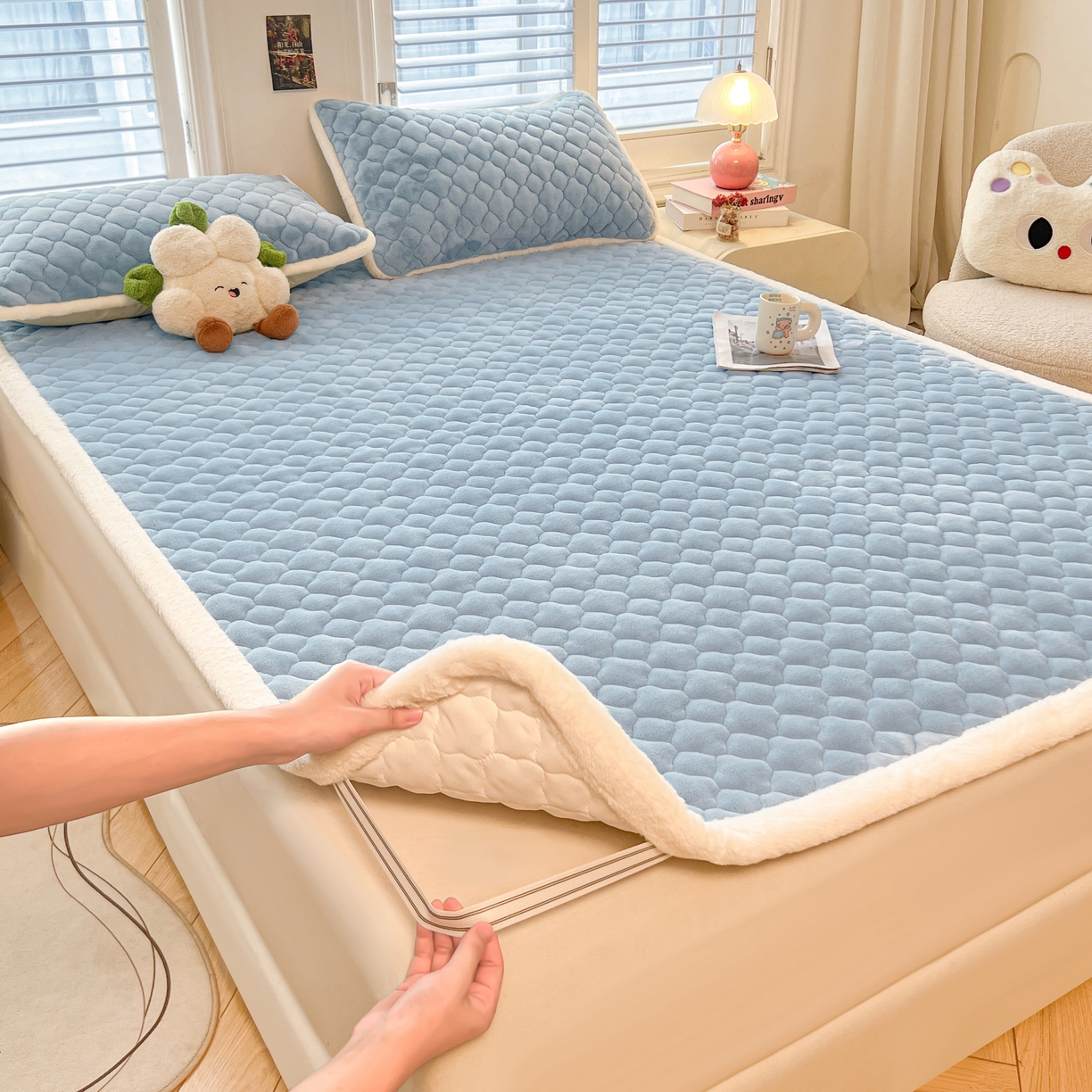 91家纺网 家纺一手货源 找家纺 喜居-2025新款纯色牛奶绒床褥垫床垫 海盐蓝