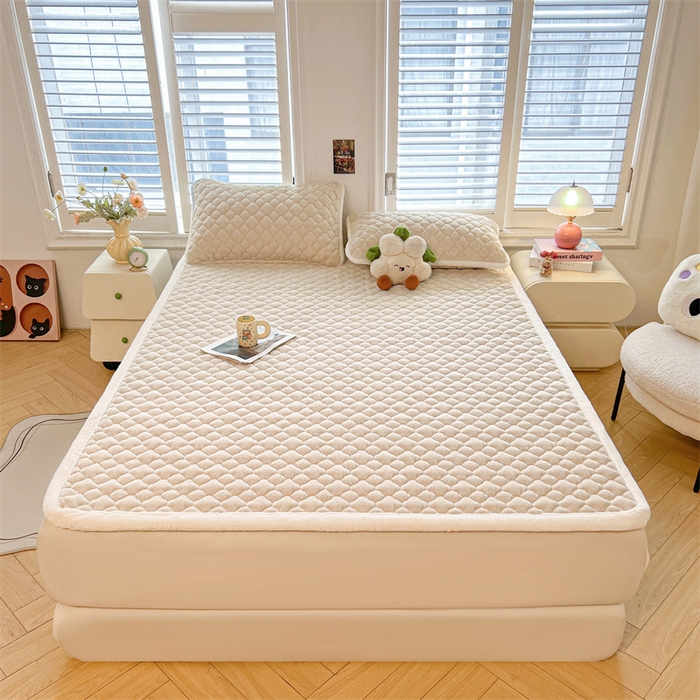 91家纺网 家纺一手货源 找家纺 喜居-2025新款纯色牛奶绒床褥垫床垫 奶咖