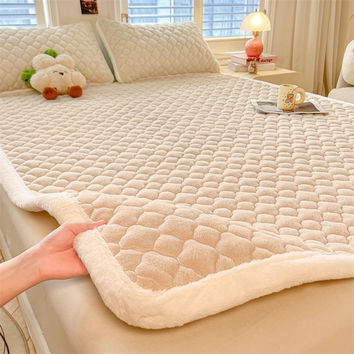 91家纺网 家纺一手货源 找家纺 喜居-2025新款纯色牛奶绒床褥垫床垫 奶咖