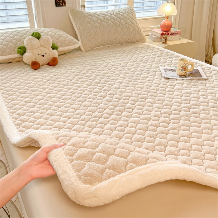 91家纺网 家纺一手货源 找家纺 喜居-2025新款纯色牛奶绒床褥垫床垫 奶咖