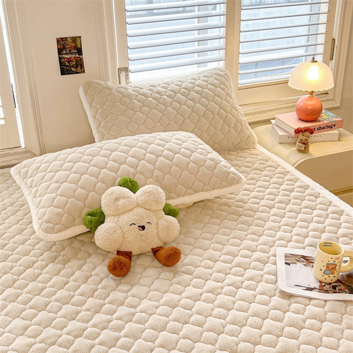 91家纺网 家纺一手货源 找家纺 喜居-2025新款纯色牛奶绒床褥垫床垫 奶咖