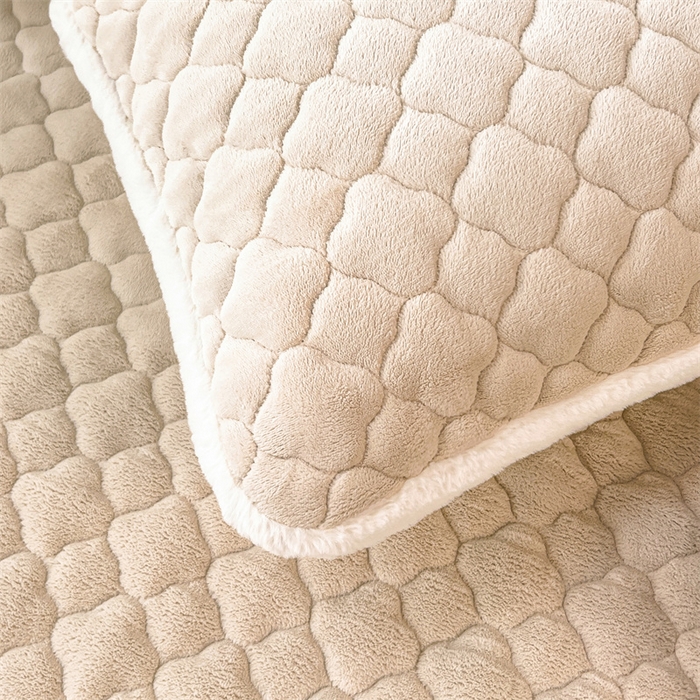 91家纺网 家纺一手货源 找家纺 喜居-2025新款纯色牛奶绒床褥垫床垫 奶咖