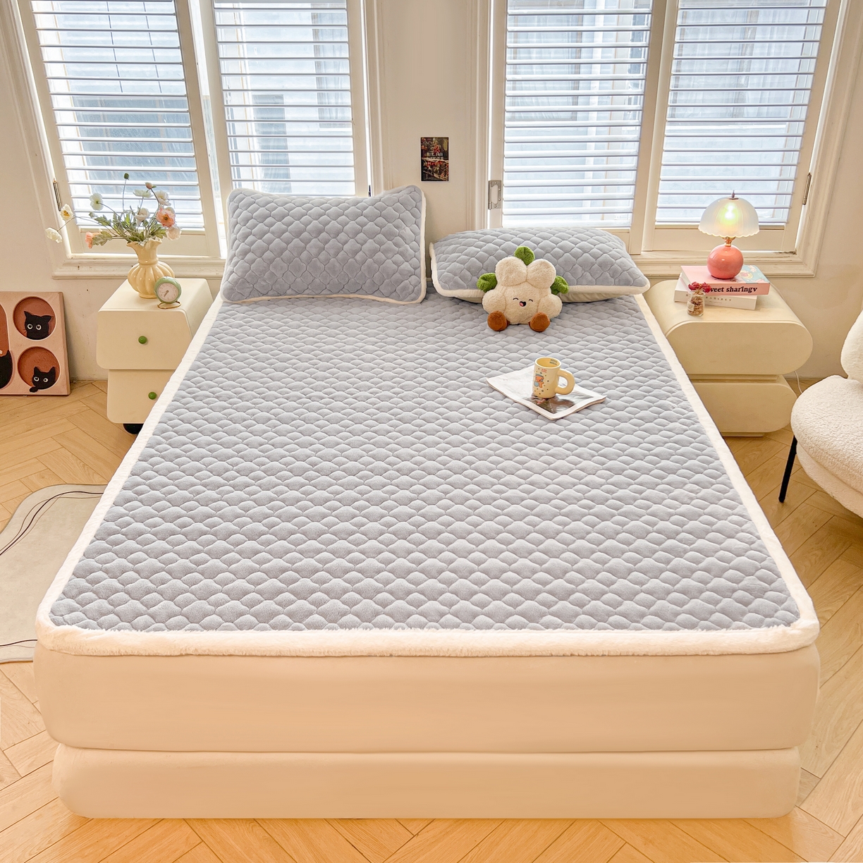 91家纺网 家纺一手货源 找家纺 喜居-2025新款纯色牛奶绒床褥垫床垫 轻奢灰