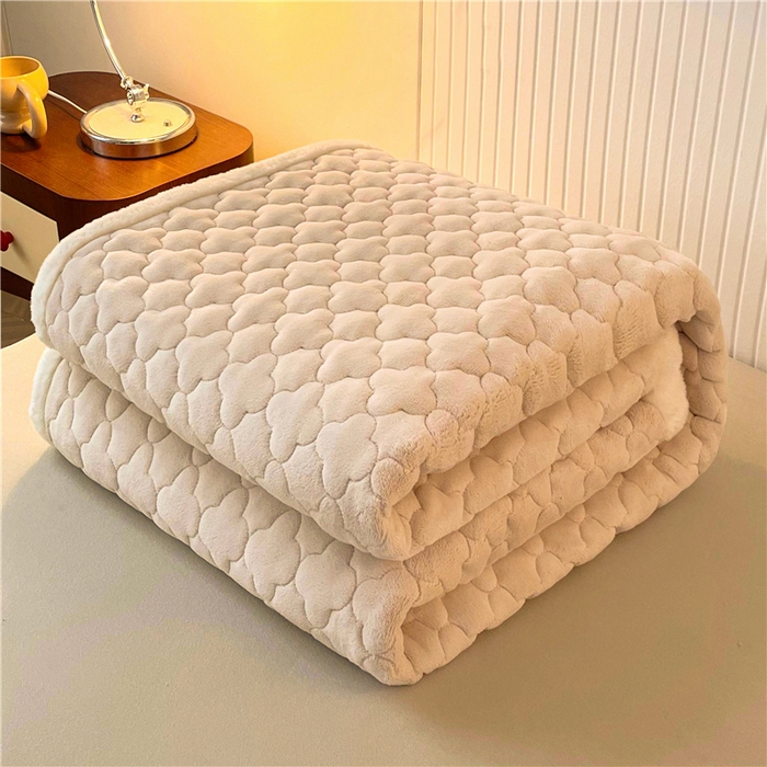 91家纺网 家纺一手货源 找家纺 喜居-2025新款素色牛奶绒床褥床垫-场景二 奶咖