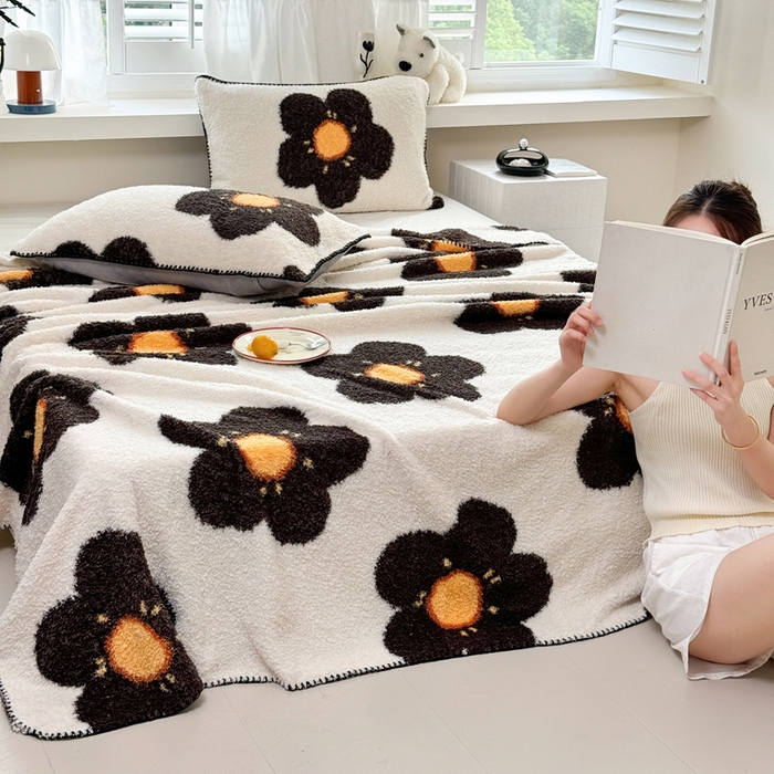 91家纺网 家纺一手货源 找家纺 （总）佰亿莱 2025新款卡通萌趣半边绒毛毯